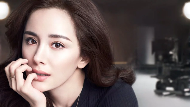 2018 12 11 Lu Han Yang Mi Chinese Actress