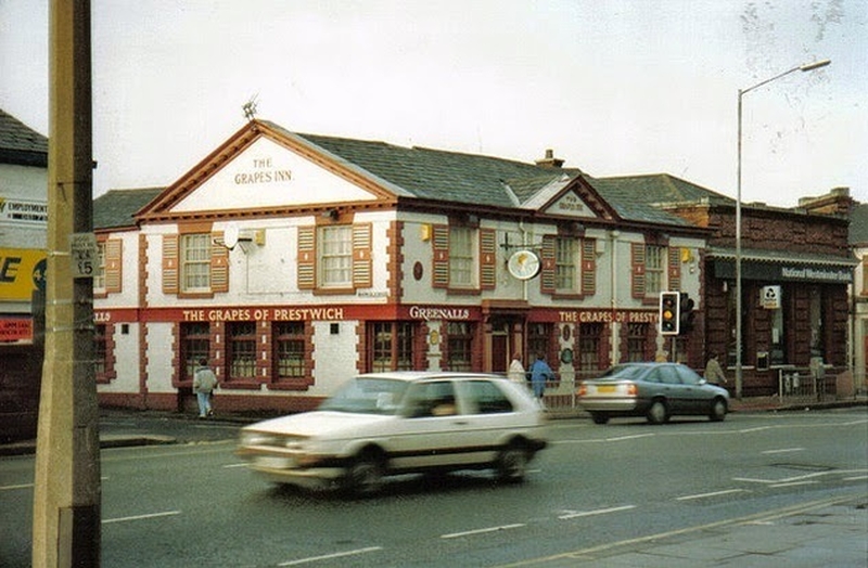 Pubs And Cinemas Grapes Of Prestwich Bury New Road Prestwich 1990 Cdeltrems At Flickr